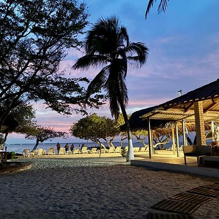 Hotel Carey Beach Isla Barú Esterno foto