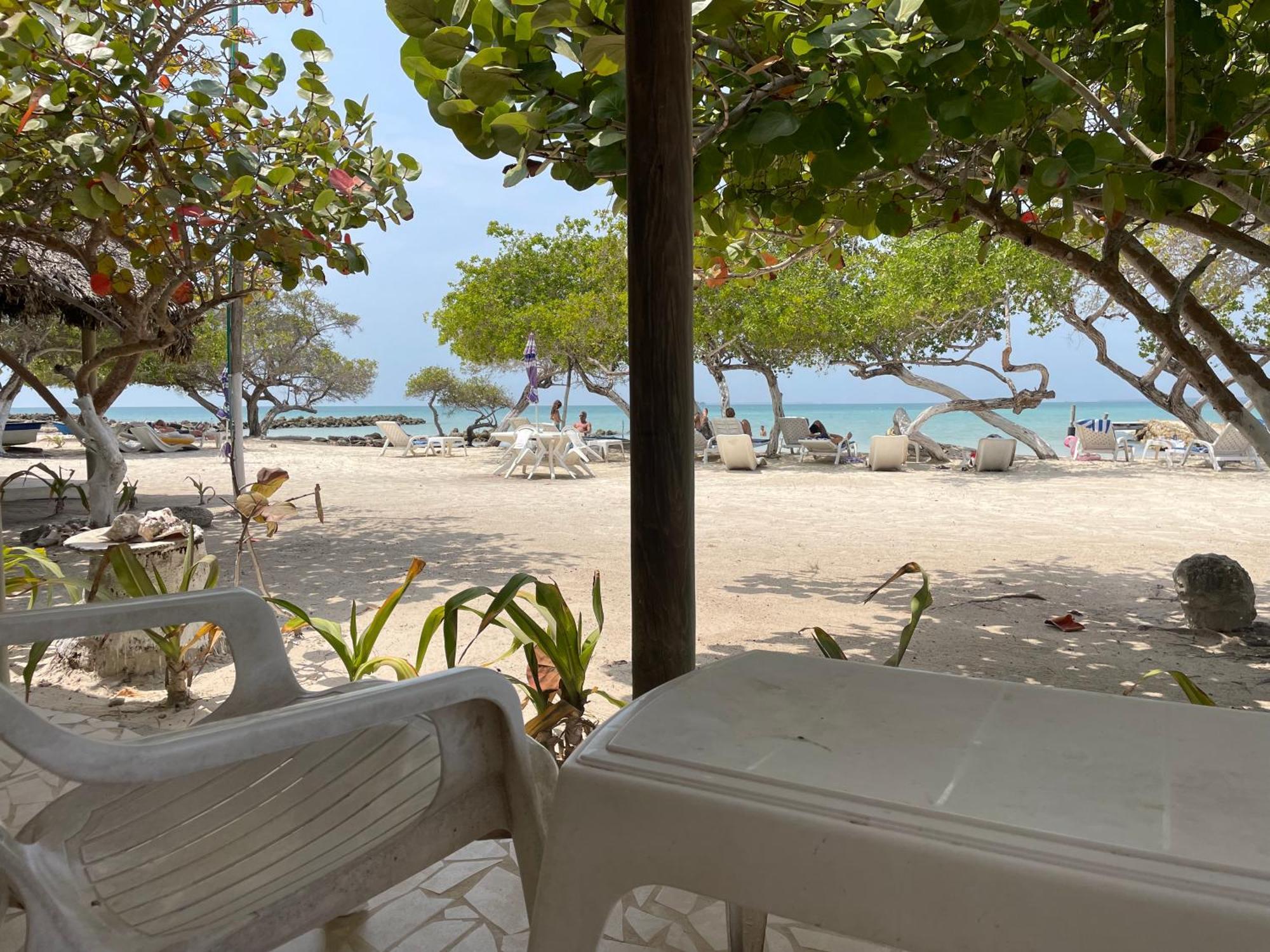 Hotel Carey Beach Isla Barú Esterno foto