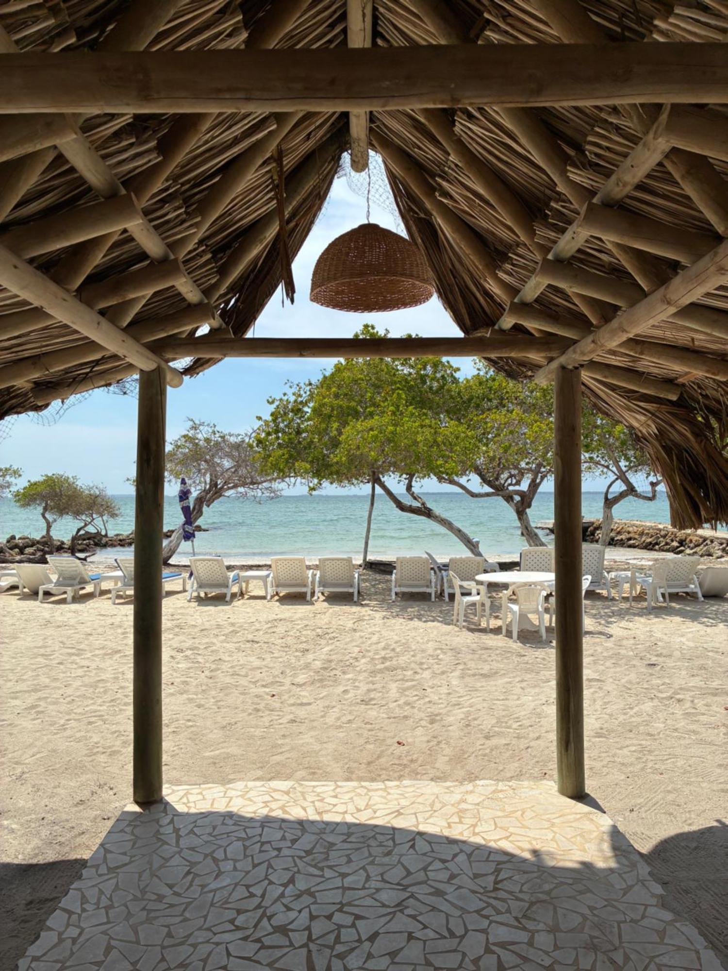 Hotel Carey Beach Isla Barú Esterno foto