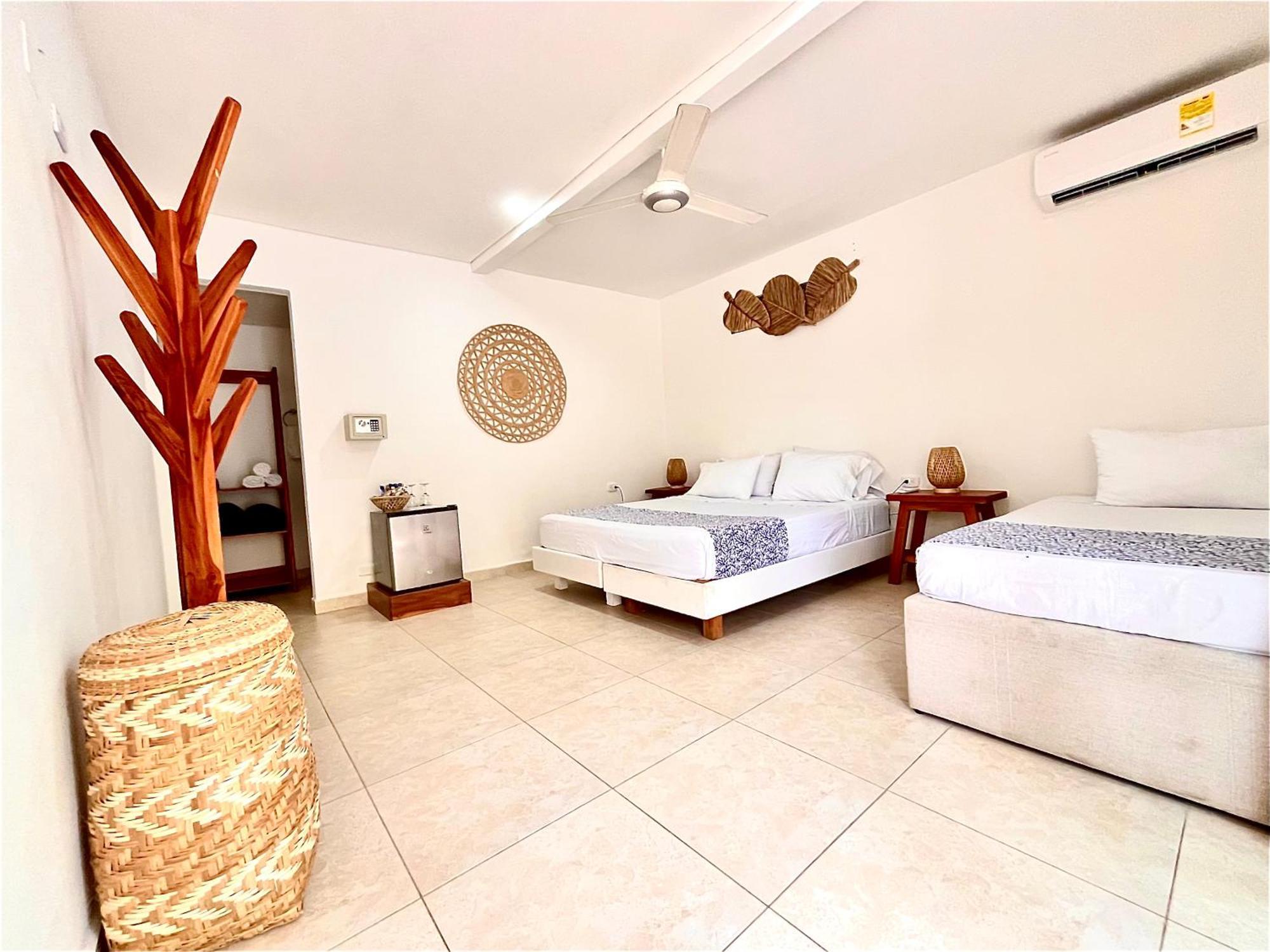 Hotel Carey Beach Isla Barú Esterno foto